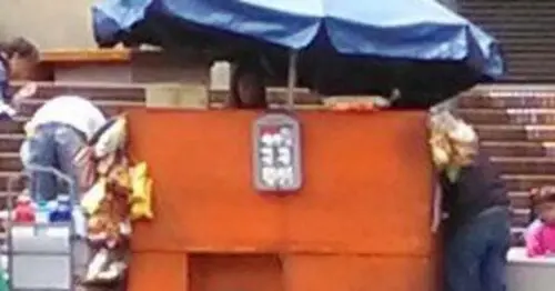 PUESTO AMBULANTE JUGO DE NARANJA TINTOS CIGARRILLOS PUESTO AMBULANTE JUGO DE NARANJA TINTOS CIGARRILLOS
